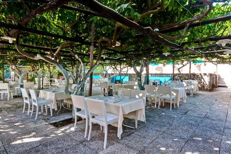 Restaurant, Hotel Syrene Capri, Naples
