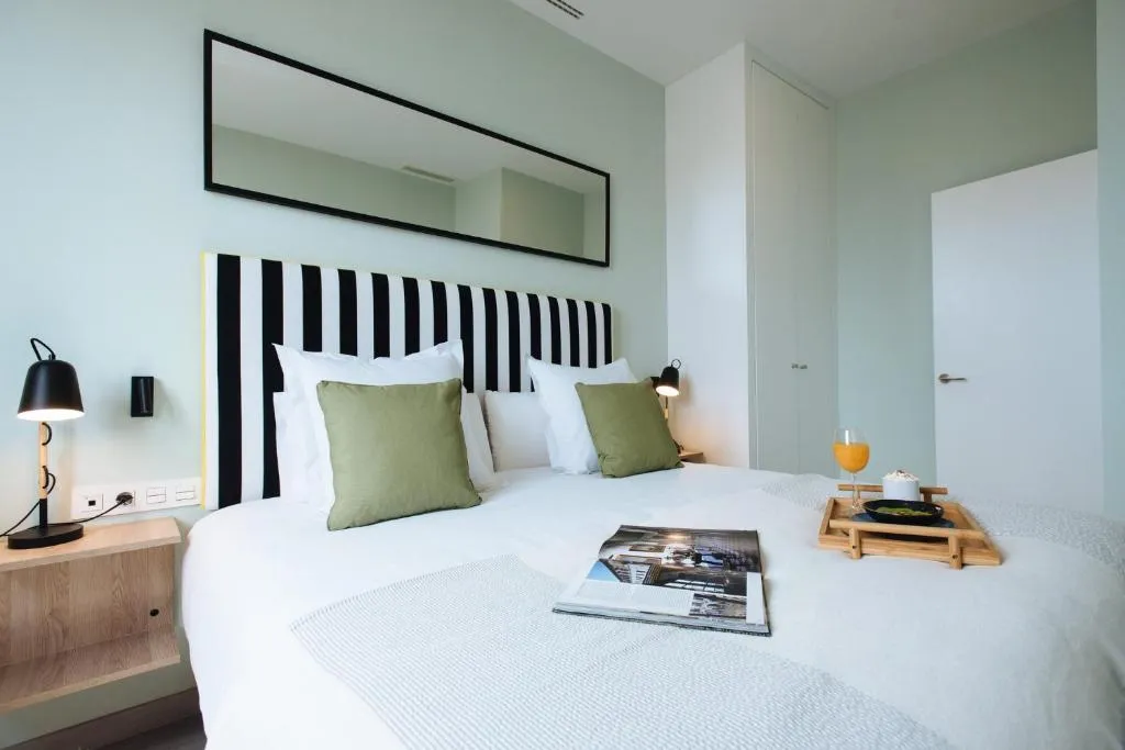 APARTMENT CAPACITY 5 TWO BEDROOMS Room, Sercotel Sevilla Guadalquivir Suites, Seville