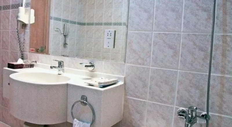 SINGLE STANDARD Room, Regal Plaza Hotel, Dubai
