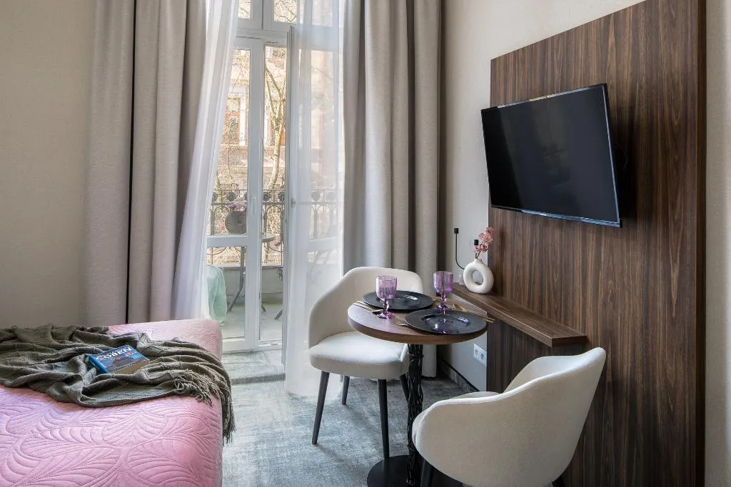 DOUBLE CLASSIC KING BED Room, Dream Boutique Aparthotel, Krakow