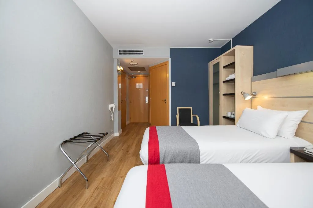 Double or Twin STANDARD Room, Holiday Inn Express Molins de Rei, Barcelona
