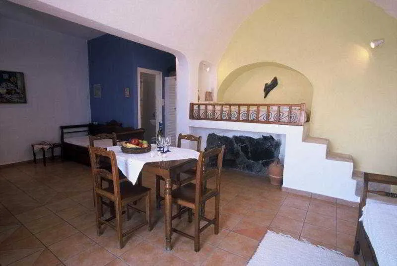 Room, Krokos Villas Apts, Santorini