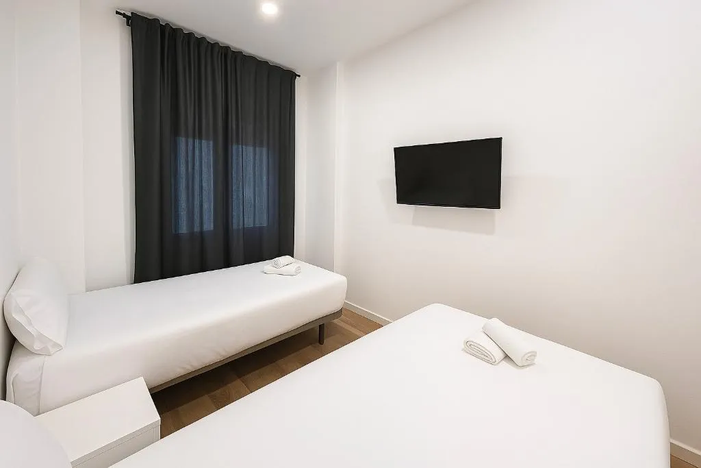 Room, Hostal Bernabeu, Madrid