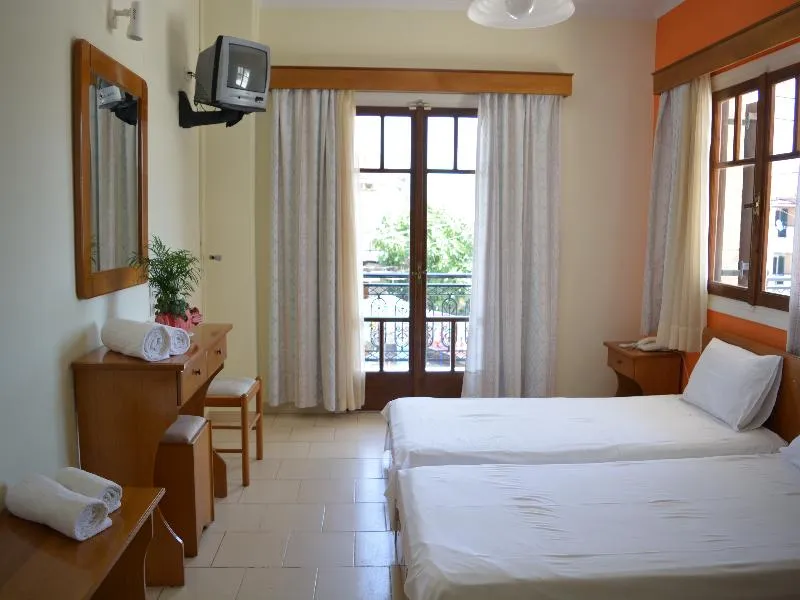 STUDIO CAPACITY 2 Room, Montes Studios & Apartments, Zante