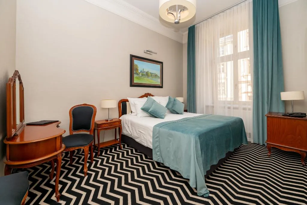 Room, Senacki, Krakow