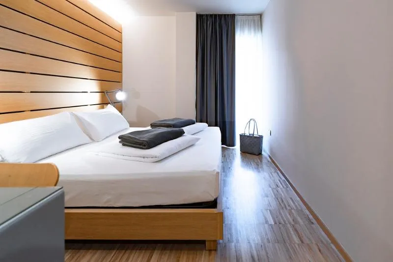 DOUBLE COMFORT Room, Lake Front Hotel Mirage, Milan