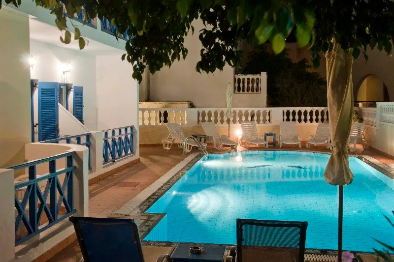 Pool, Karidis, Santorini