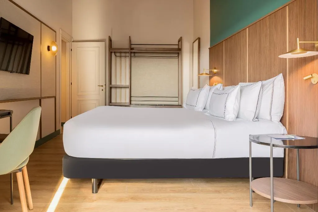 SUITE STANDARD Room, Melia Milano, Milan