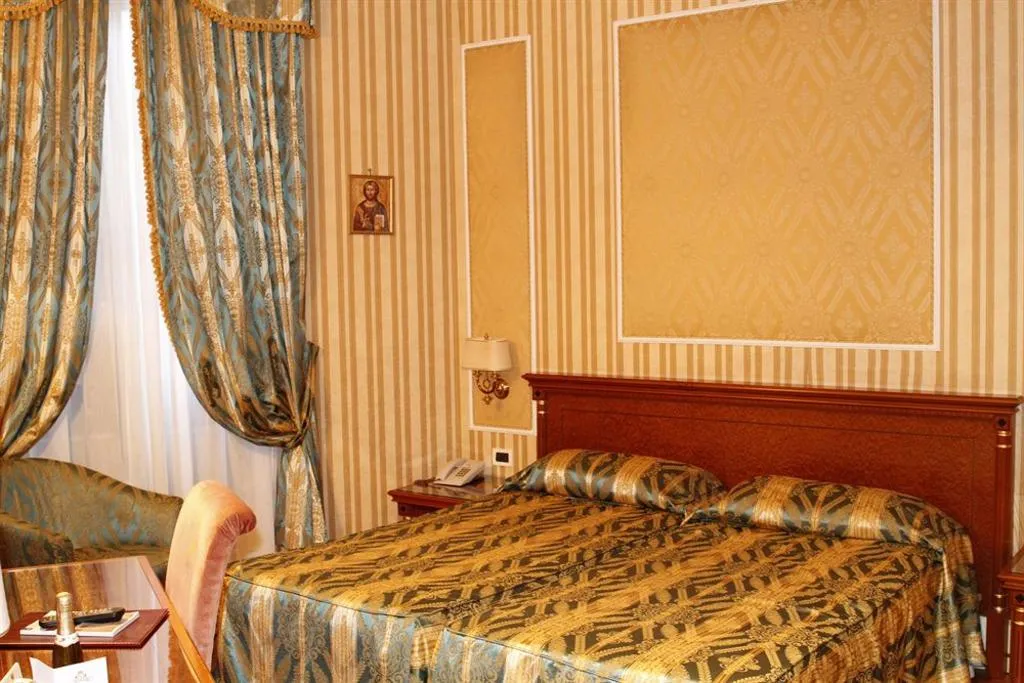 TRIPLE STANDARD Room, The Major Hotel, Rome