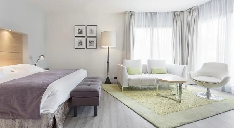 JUNIOR SUITE STANDARD Room, Barcelona Catedral, Barcelona