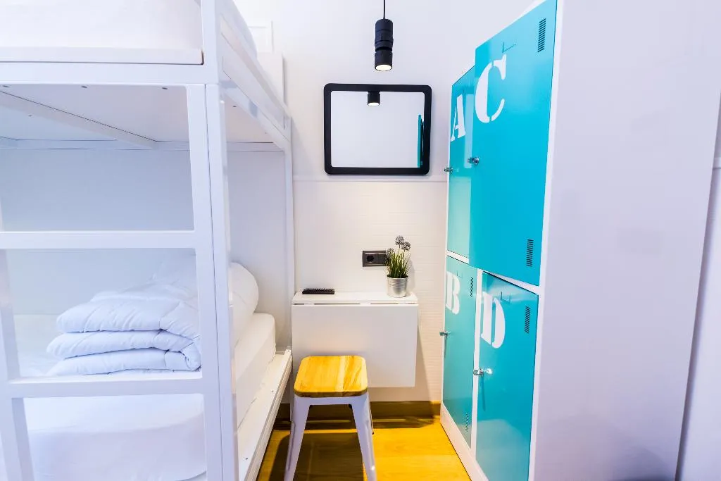 Bed in dormitory CAPACITY 4 Room, Far Home Bernabeu, Madrid