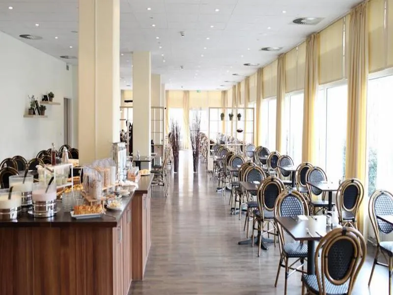 Restaurant, Premier Inn Berlin City Süd, Berlin