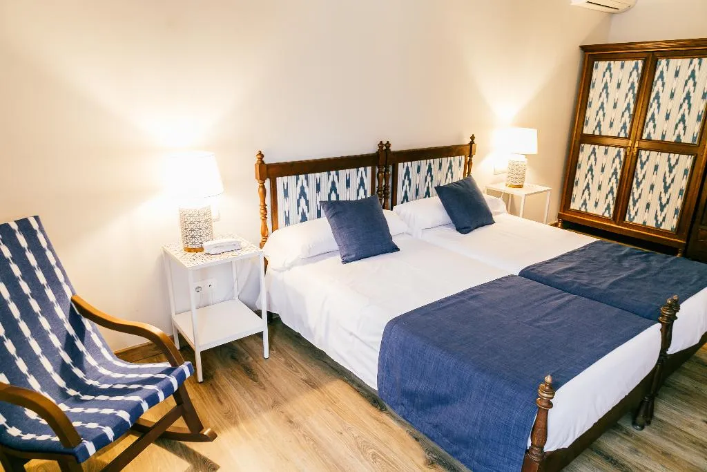 Room, El Guia, Majorca