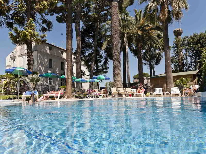 Pool, Eden, Naples