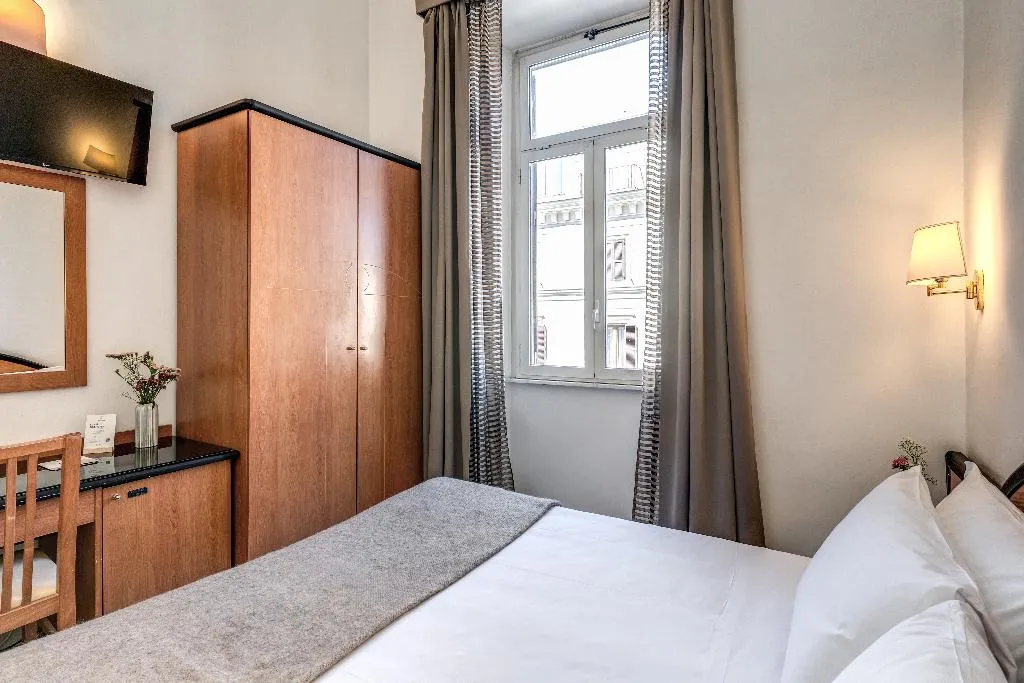 TRIPLE STANDARD Room, Sonya, Rome