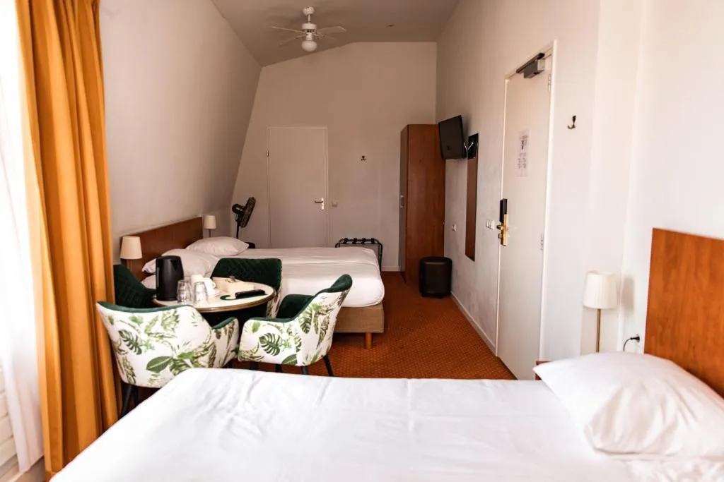 FAMILY ROOM COMFORT Room, Ambassador City Centre Hotel, Amsterdam
