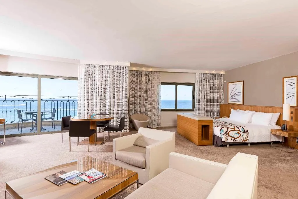 SUITE STANDARD Room, Hilton Malta, Malta