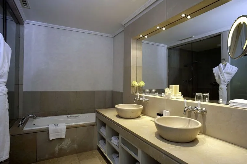 JUNIOR SUITE MOUNTAIN VIEW Room, METT Barcelona, Barcelona