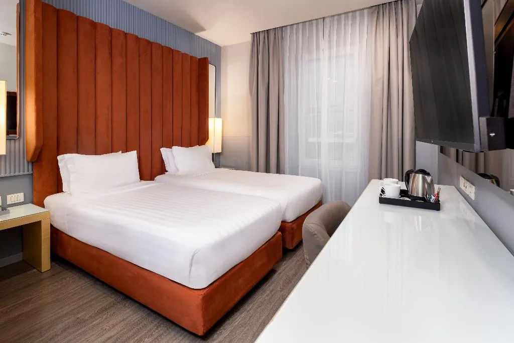 TWIN STANDARD Room, Holiday Inn Milan Garibaldi Station, Milan