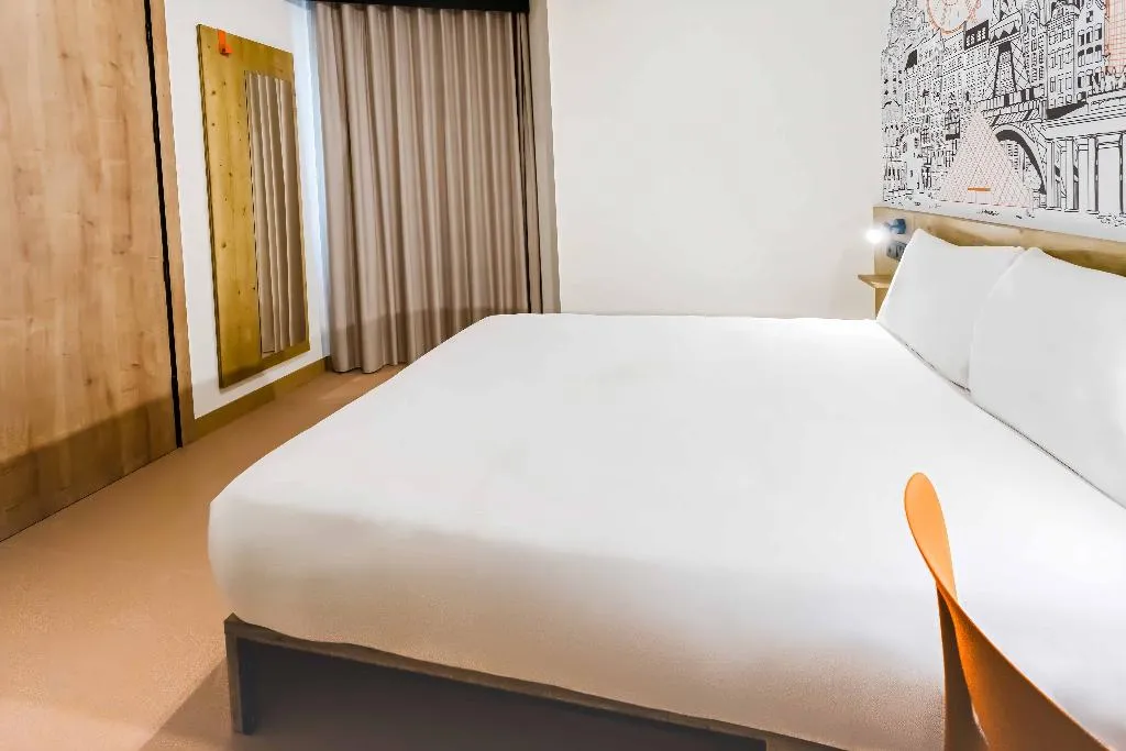 DOUBLE Accessible Room, easyHotel Alicante Centro, Costa Blanca