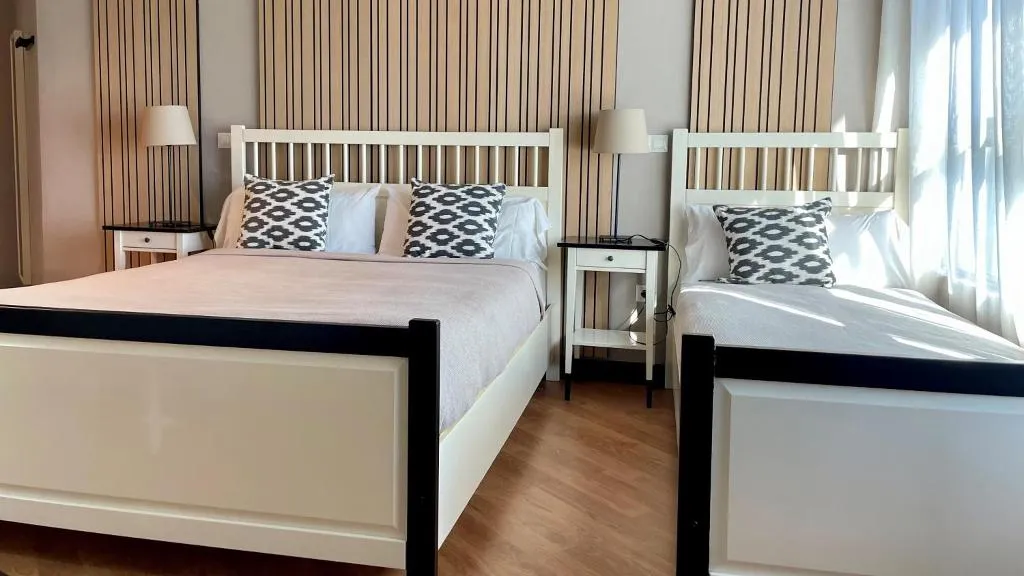 TRIPLE SUPERIOR WITH VIEWS Room, B&B Mare de Deu Jardines del Turia, Valencia