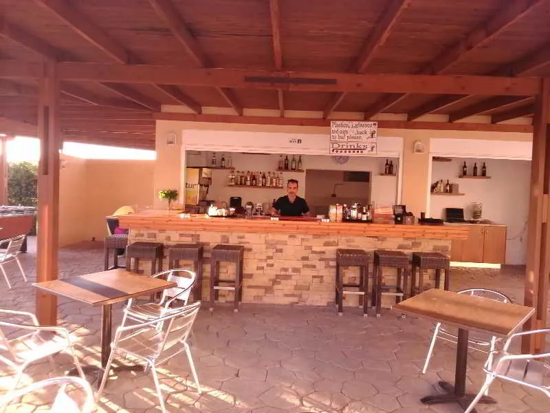Bar, Roselands, Kos