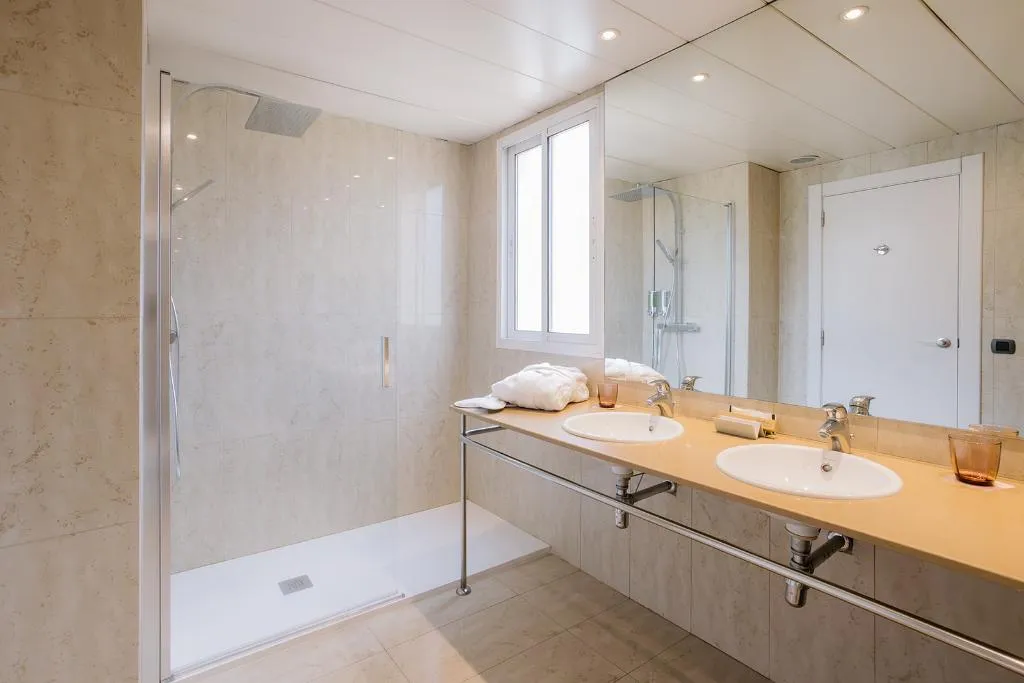 JUNIOR SUITE STANDARD Room, Hotel Castellon Center Affiliated by Melia, Valencia