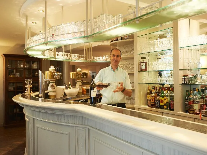 Bar, Leopold, Brussels