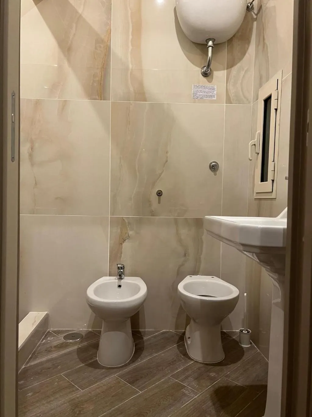 QUADRUPLE STANDARD Room, Iris, Naples