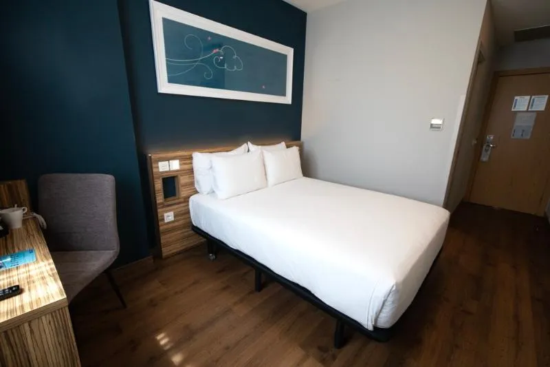 DOUBLE CAPACITY 1 Room, Travelodge Madrid Metropolitano, Madrid