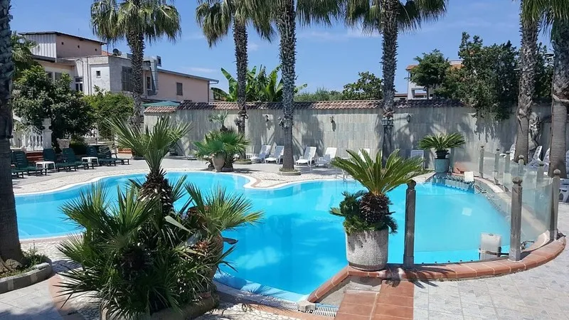Pool, Orchidea, Naples