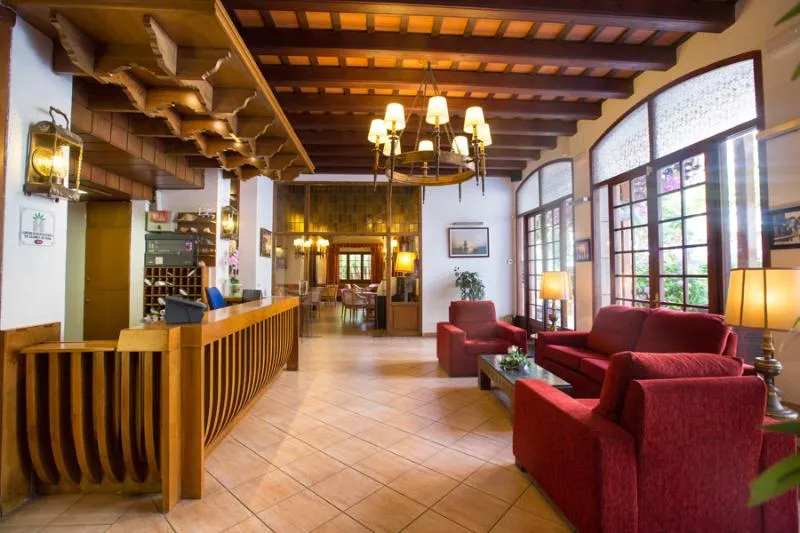 Lobby, La Carolina, Costa Brava