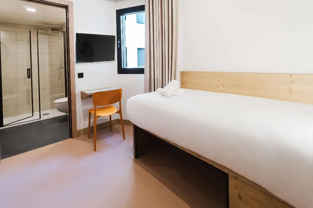 SINGLE STANDARD Room, easyHotel Alicante Centro, Costa Blanca