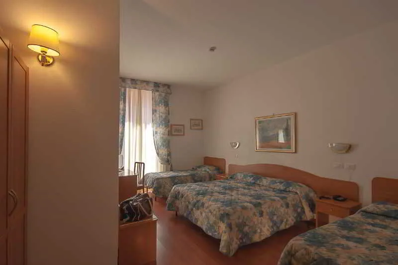 Room, Tirreno, Rome