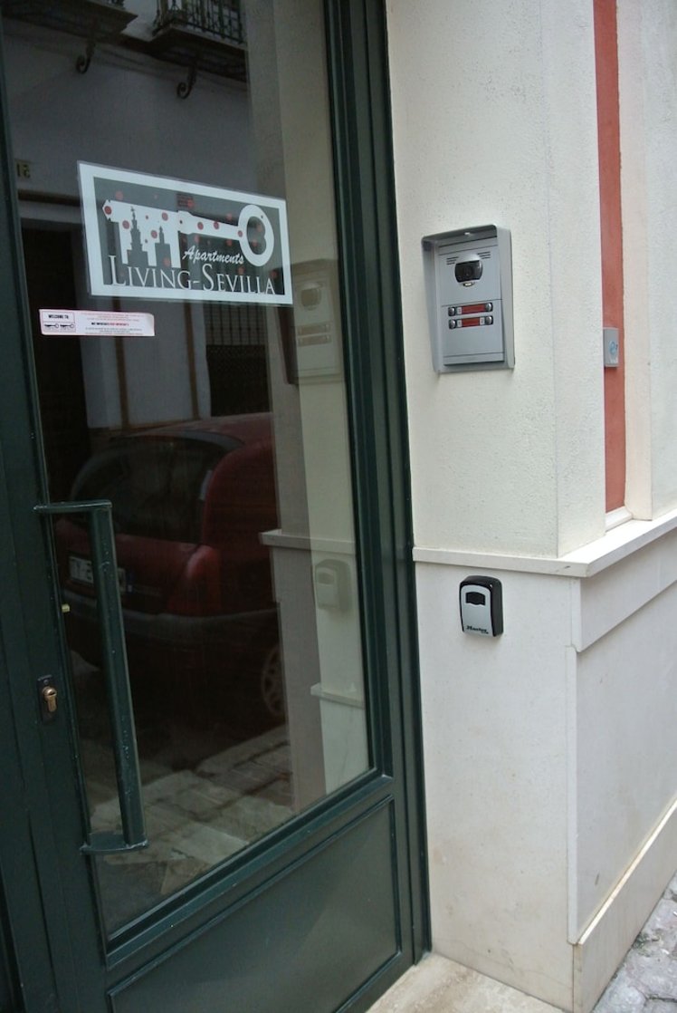 Living-sevilla Apartments Maestranza, Seville
