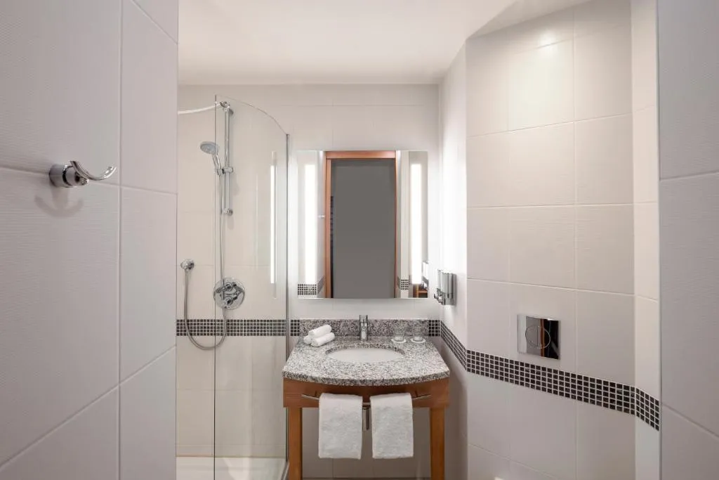 FAMILY ROOM CONNECTING ROOM Room, Hampton by Hilton Amsterdam / Arena Boulevard, Amsterdam