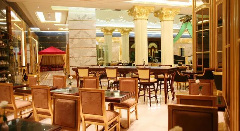 Bar, Grand Excelsior Al Barsha, Dubai