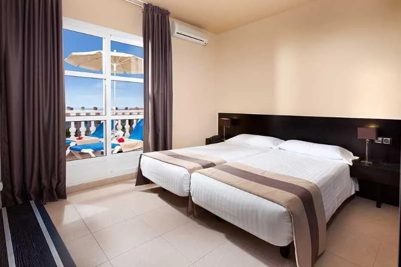 APARTMENT SUPERIOR ONE BEDROOM Room, El Duque, Tenerife