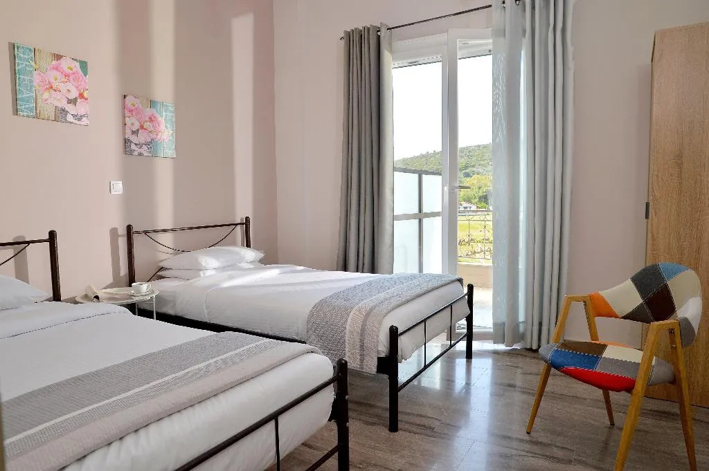 Room, ID Holiday Living, Athens