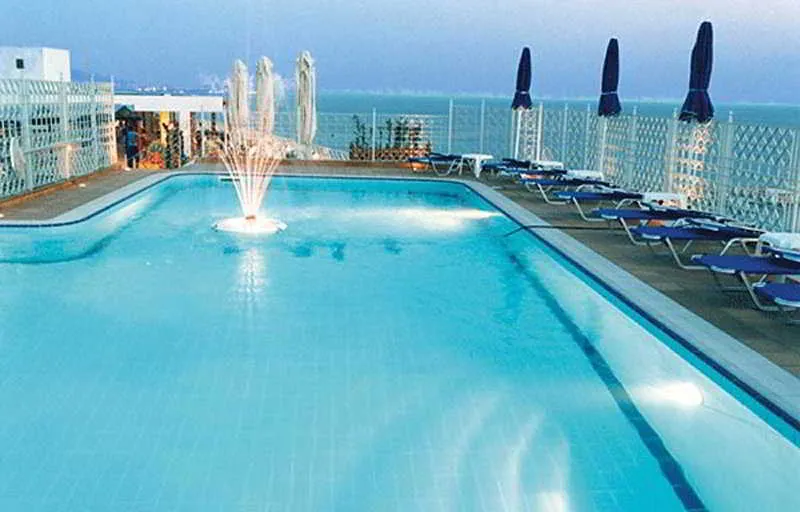 Pool, Mistral, Athens