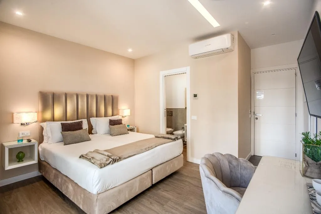 DOUBLE CLASSIC Room, Sorrento City, Naples