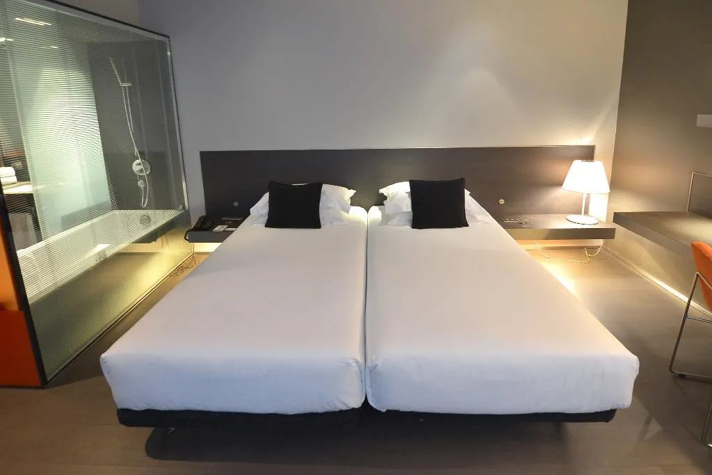 DOUBLE BASIC Room, Soho, Barcelona