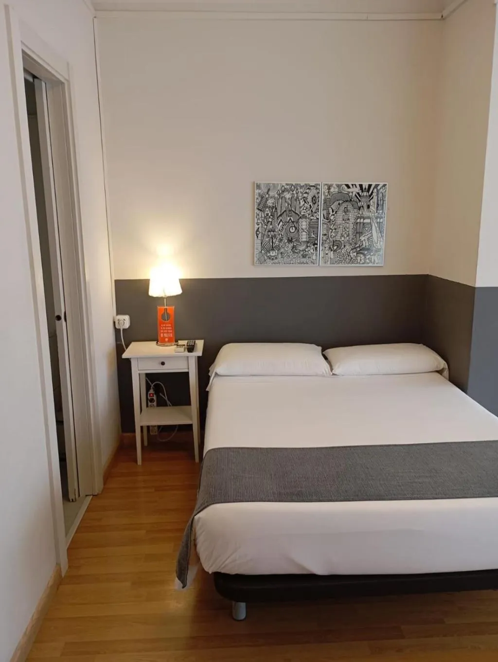General view, Hostal El Ninot, Barcelona