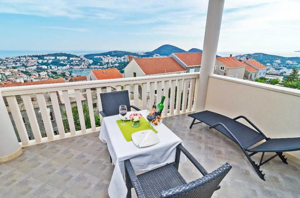 APARTMENT SUPERIOR ONE BEDROOM Room, Apartments Villa Dadic, Dubrovnik