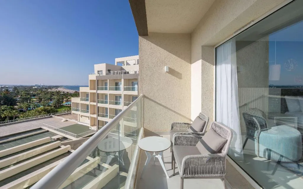 DOUBLE GUEST ROOM KING BED Room, Hilton Skanes Monastir Beach Resort, Tunisia