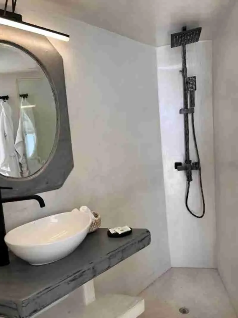 JUNIOR SUITE WITH JACUZZI Room, Iliovasilema Hotel & Suites, Santorini