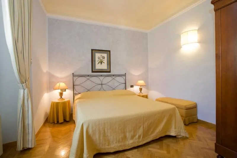 General view, Residence Palazzo Gamba, Florence