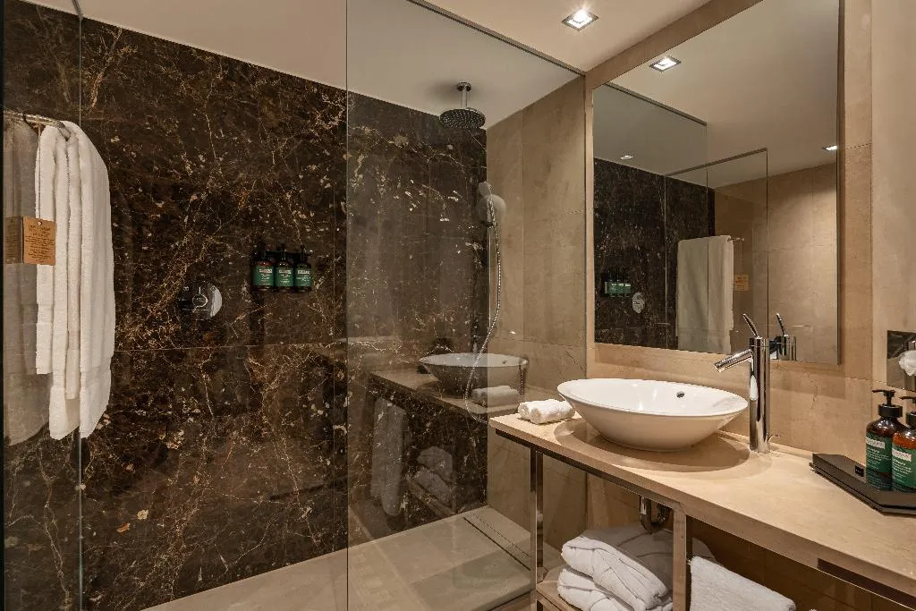 DOUBLE PREMIUM QUEEN BED Room, Crowne Plaza Porto, Porto