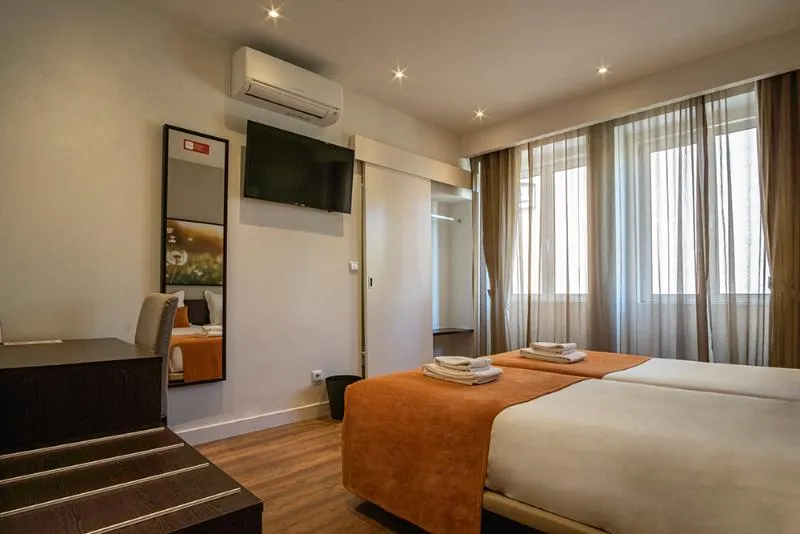 TWIN SUPERIOR Room, Riversuites, Porto