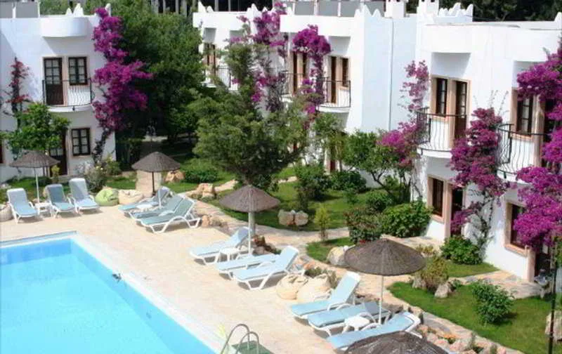 Pool, Safir, Bodrum